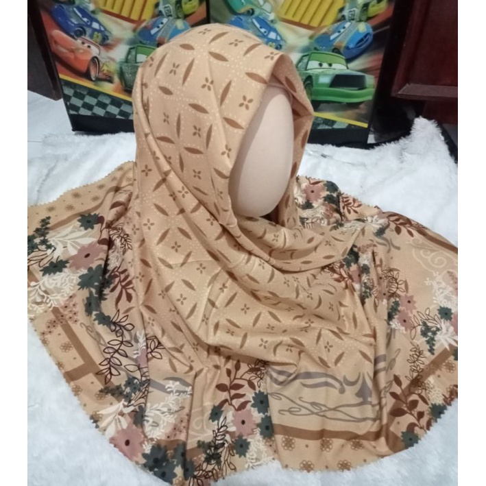 Jilbab syar'i segi 4 size 130x130 umama voal