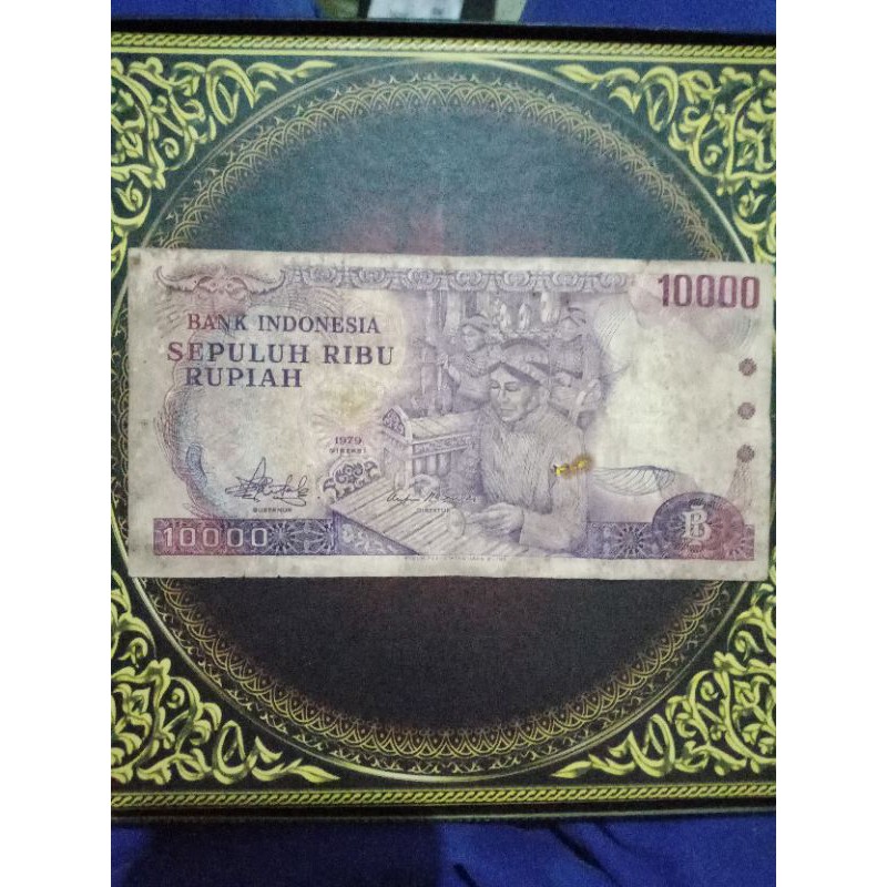 uang 10000 gamelan 1979 fine