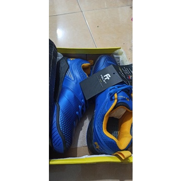 SEPATU BADMINTON FELET RANGER BOOST