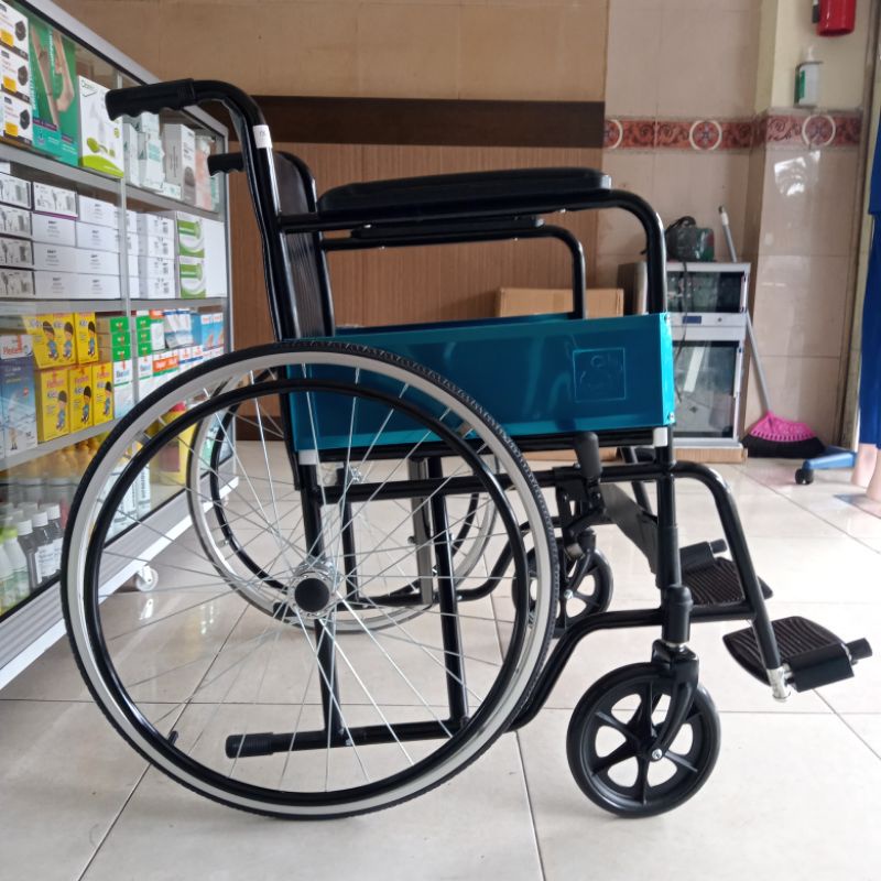 Kursi roda Standart Rumah Sakit Black