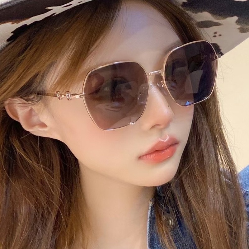 (YUZHU) COD New Fashion Square Metal Sunglasses Retro Horsebit Sunglasses Wanita/Pria