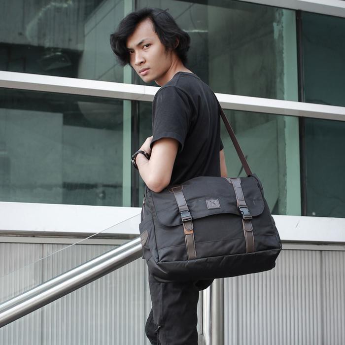 Terlaris TAS ROCKET MESSENGER HARLOTH (BLACK / HITAM)