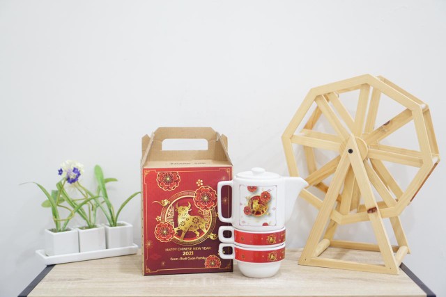 Minim 25pcs Souvenir One Month Hamper / Souvenir Teapot / Teko Susun 2 Cangkir (mika Hard Box)