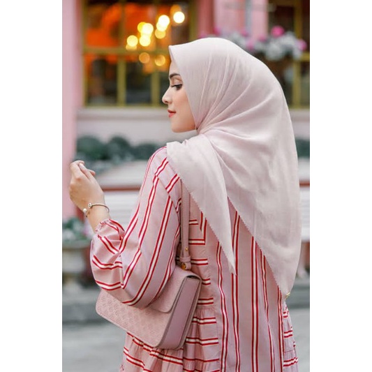 Buttonscarves Tapis Embossed Pale Pink