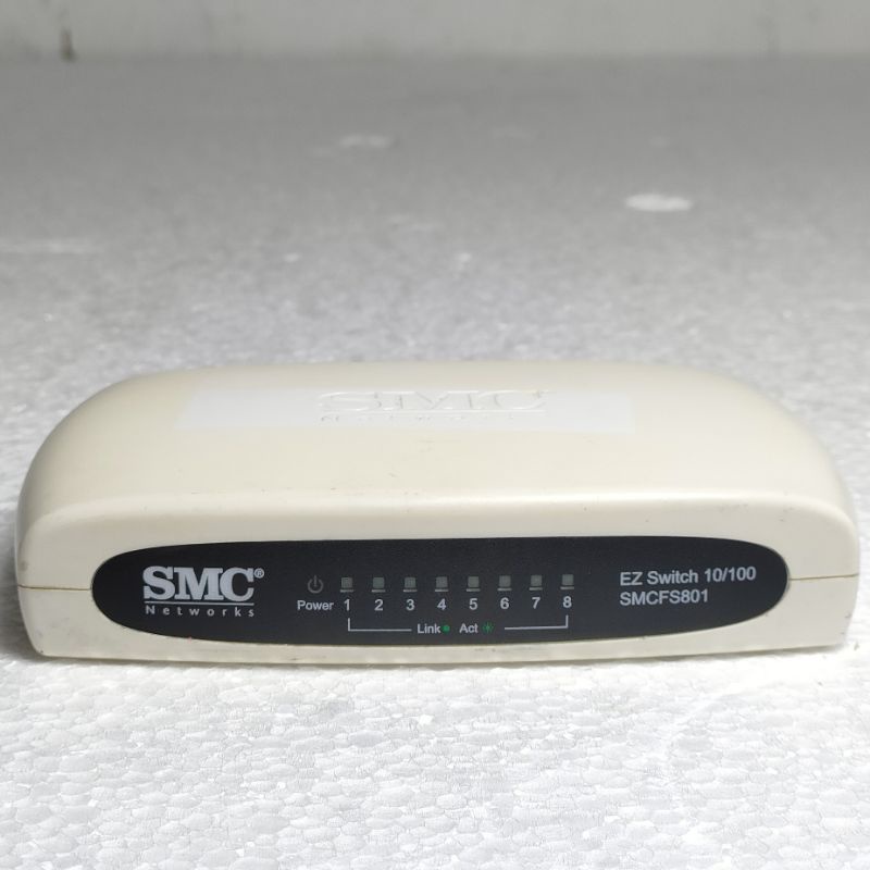 SMC SMCFS801 8 Port Fast Ethernet Unmanaged 10/100Mbps Switch