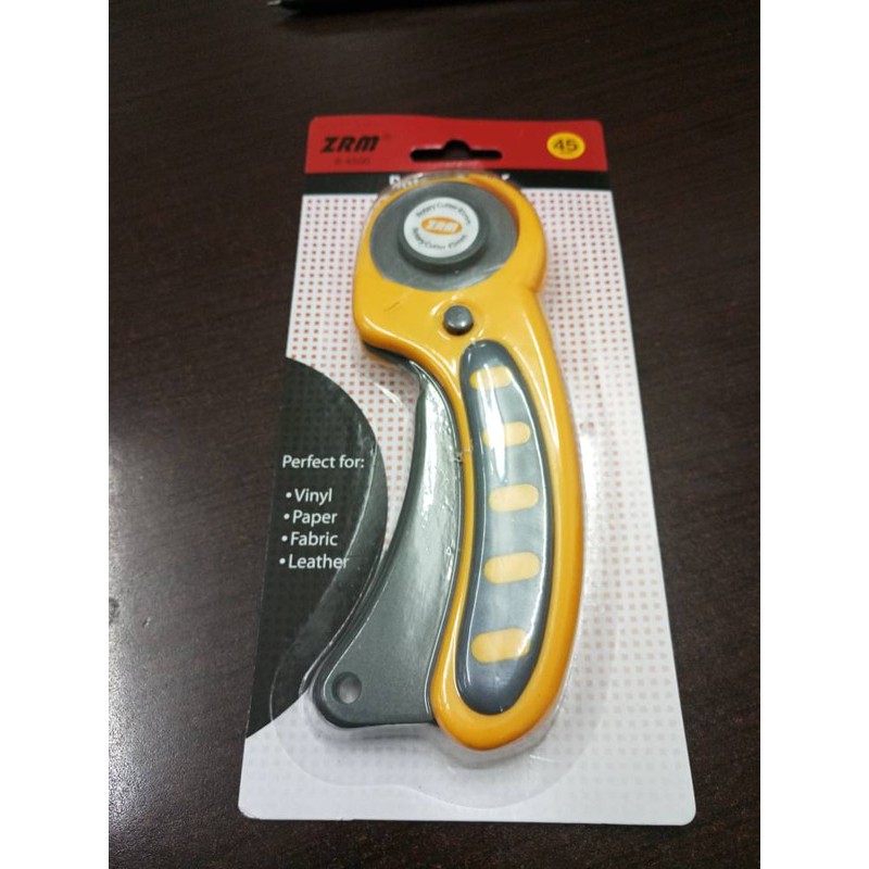 

Rotary Cutter Tajam Murah Berkualitas ZRM Untuk Memotong Kertas Kain Vinyl dll