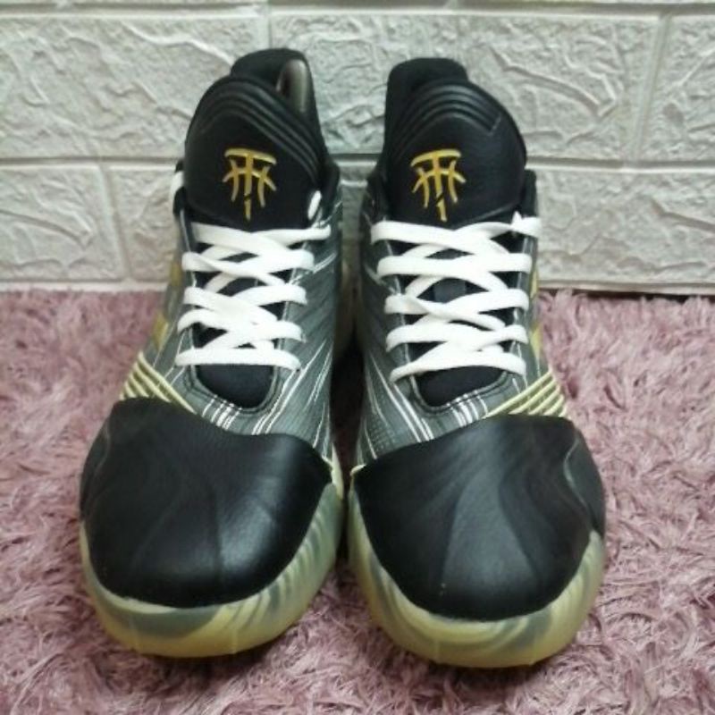 adidas T MAC mellenium black gold