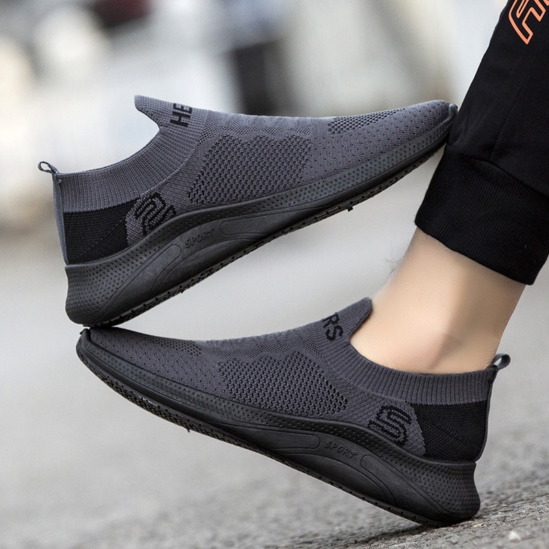Highland Sepatu Pria Slip On Running Shoes Sepatu Olahraga Lari Ringan Sepatu Pria Casual Santai  MR127