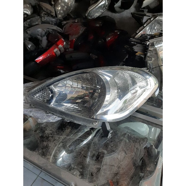 Headlamp Kijang Innova Tahun 2004-2010