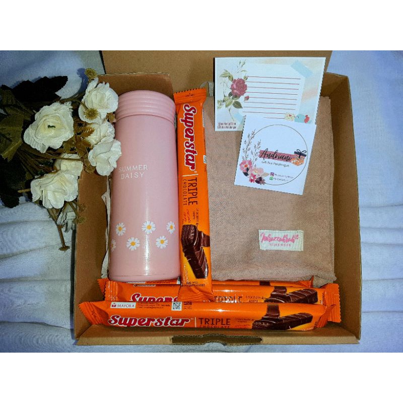 

Gift Box Tumbler dan Hijab segi 4 Lasercut