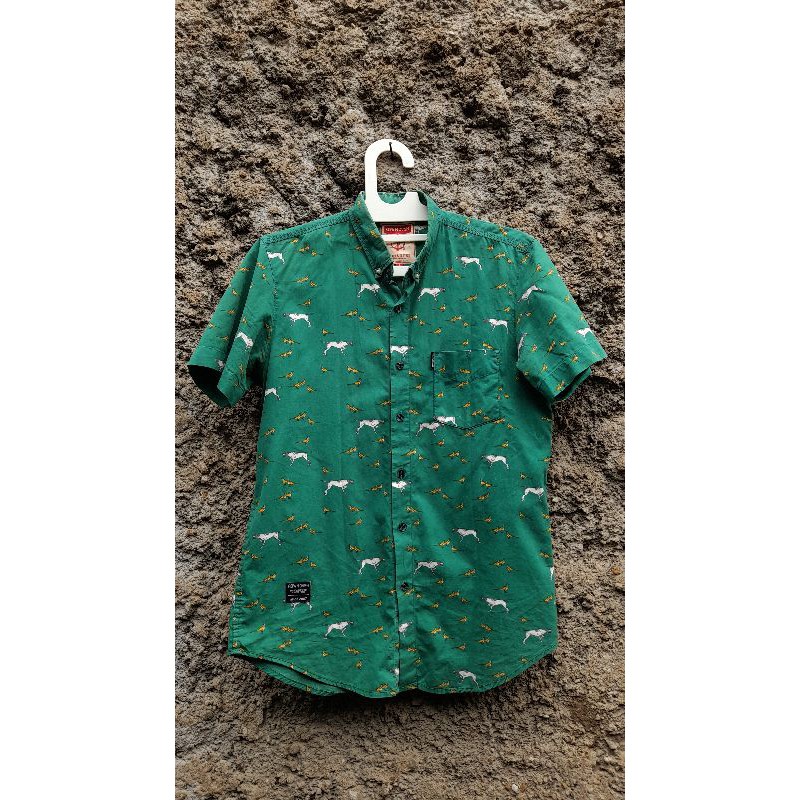 Kemeja Rown Division Animal Green