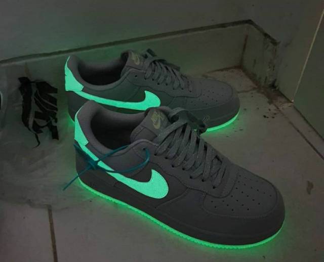 space jam air force 1 size 4