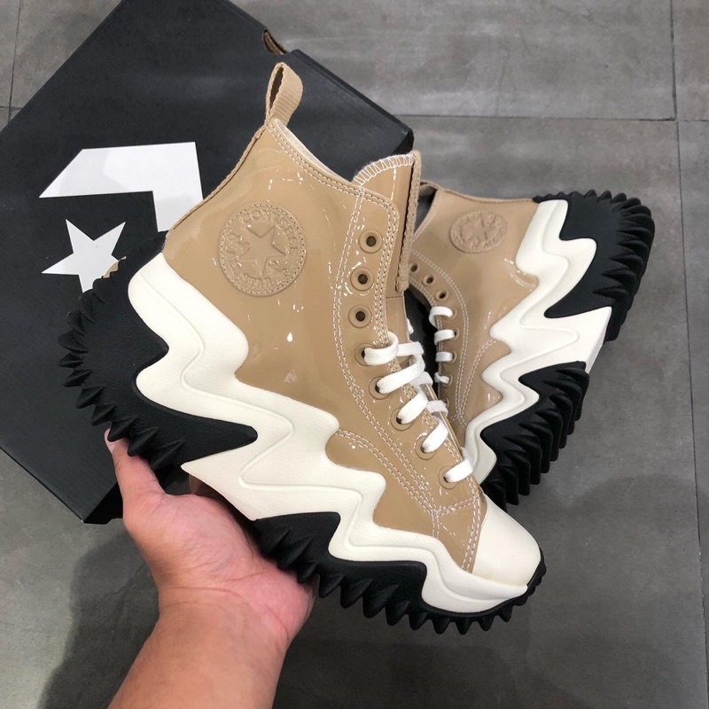 CONVERSE RUN STAR MOTION PATENT LEATHER PLATFORM