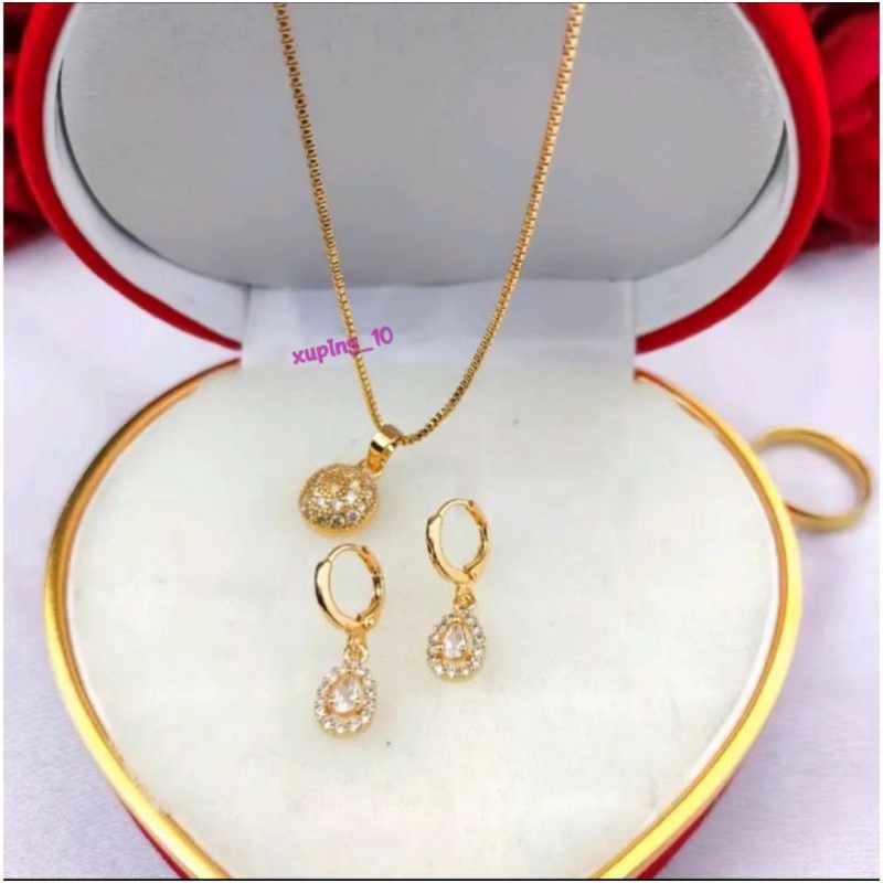 Perhiasan wanita satu set kalung dan anting 24k titanium