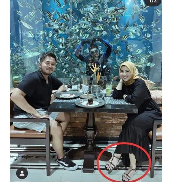 Terlaris.. Mutty shoes AR06 Valentino stud sandal wanita