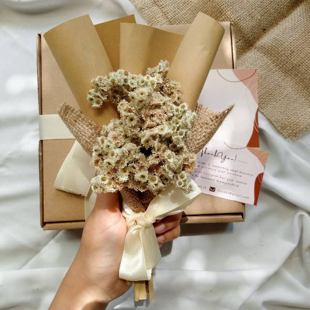 HAMPERS WISUDA  BUKET EDELWEIS /EDELWEIS BOUQUET + GIFT BOX