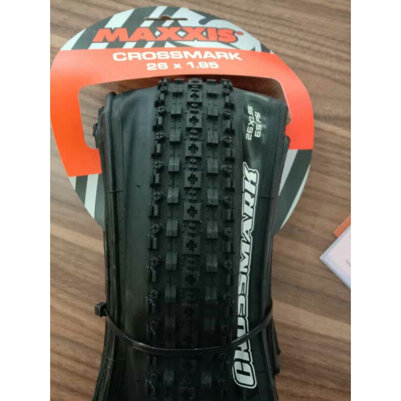 ban luar maxxis 26X2.10"