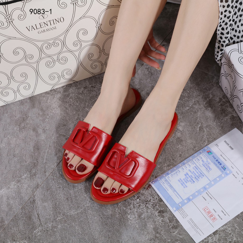 New Arrival ! Sandals Wanita V logo Slide 9083-1