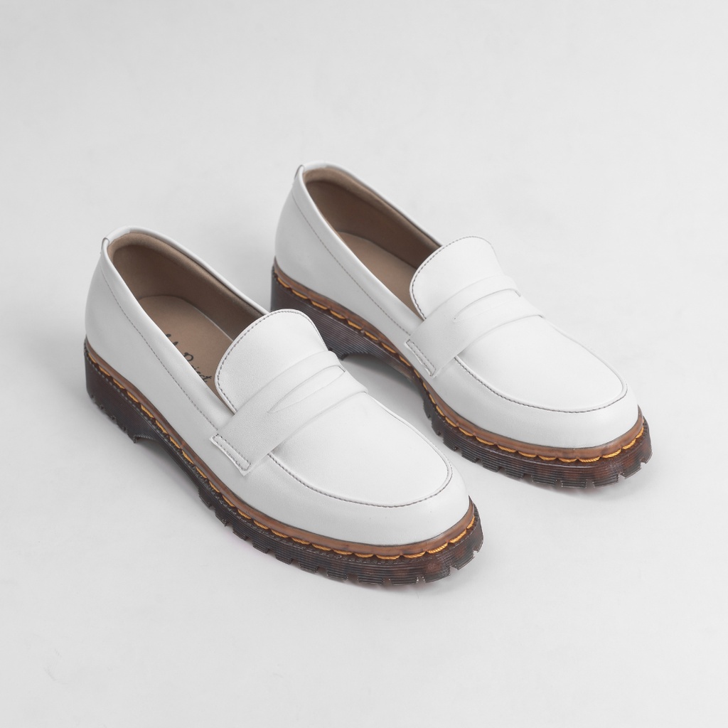 Xcloud x LikeProject Sepatu SlipOn Casual Wanita LAVI White