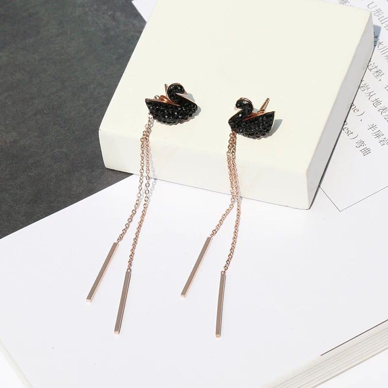 Anting Titanium Panjang Wanita Import Anti Karat Murah AA050 motif angsa