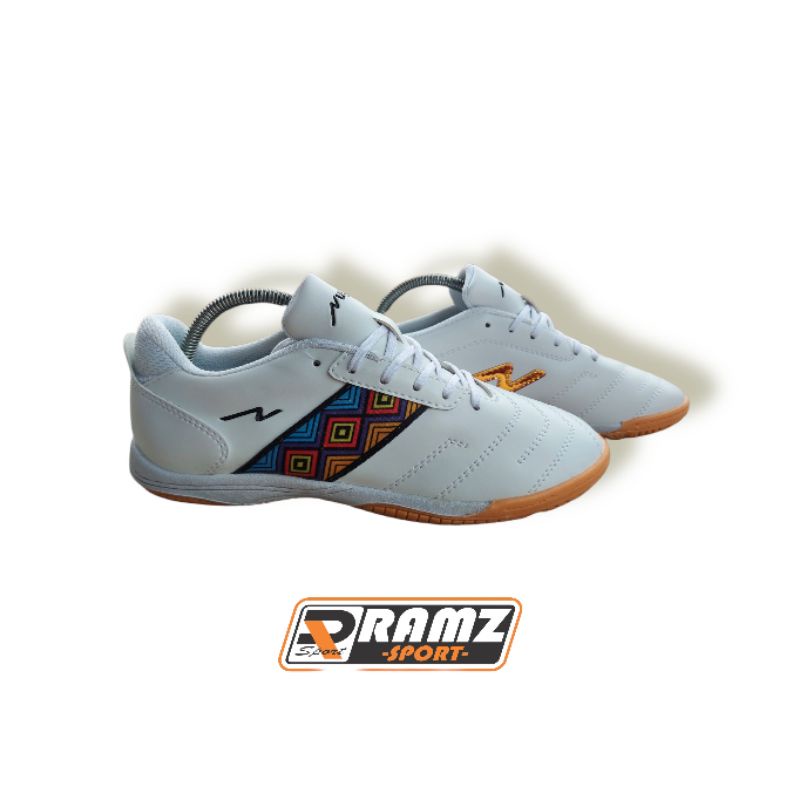 Nugrosh Triangel Improve In WHITE
