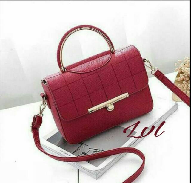 Sling bag marisana delot/tas selempang wanita cantik