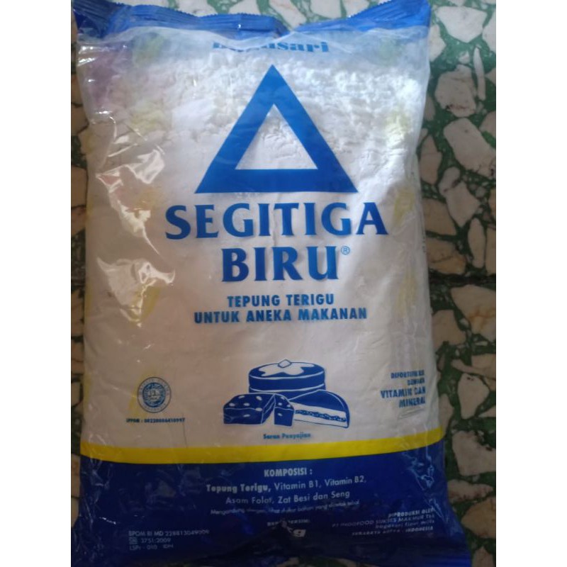 

Tepung terigu segita biru