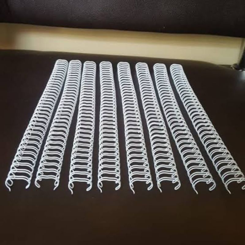 

kawat untuk jilid spiral 3:1 pitch panjang F4 38 loop-ukuran 9,5mm untuk isi 50 lembar kertas 80gram