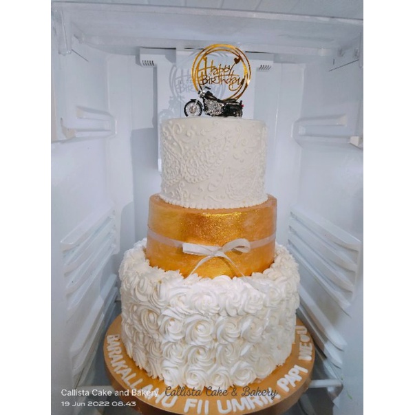 

White Gold Birthday Cake / Cake Anniversary 3 tier/ Cake wedding/ Cake Ulang Tahun/Cake Enak