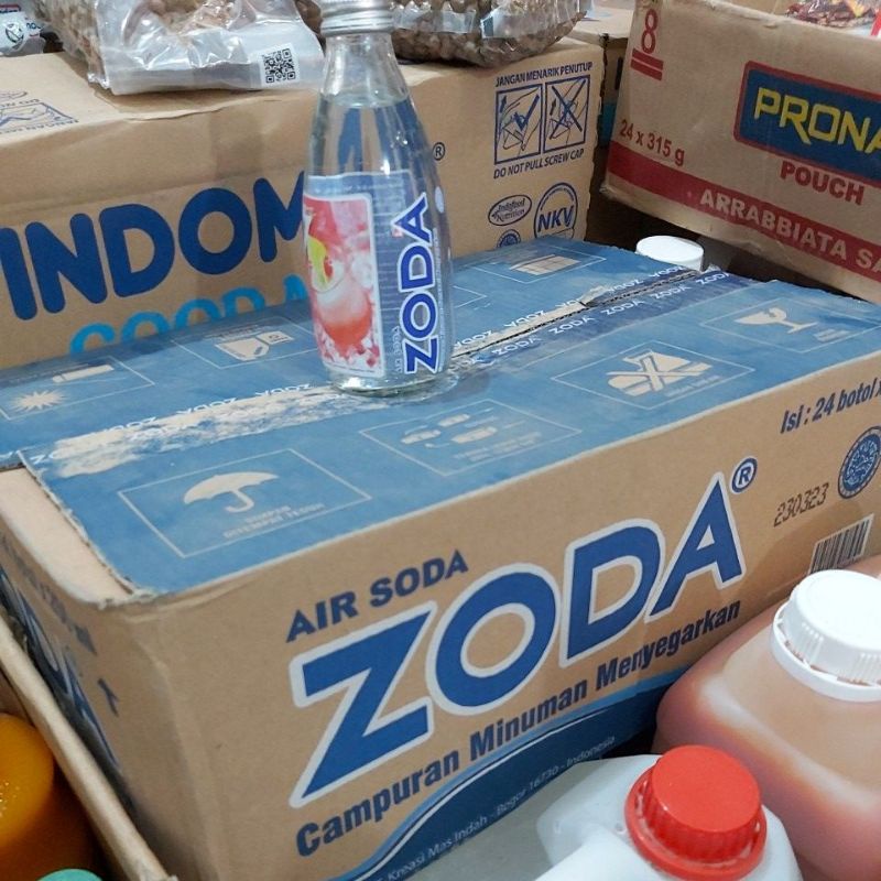 

air soda zoda 1 dus isi 24 botol