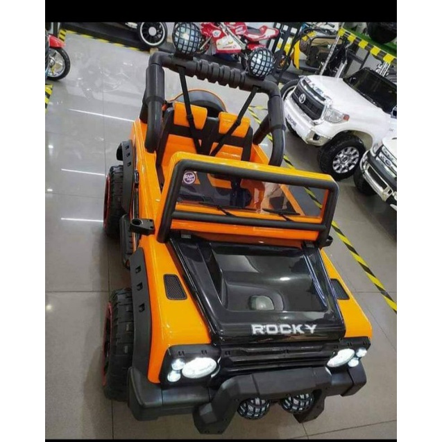 MOBIL AKI JEEP  ROCKY