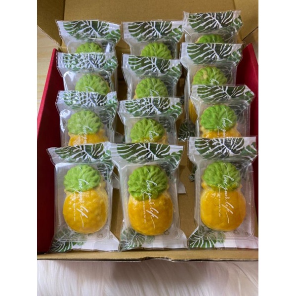 Hampers Imlek nastar Taiwan Premium Pineapple Cake isi 12 pcs