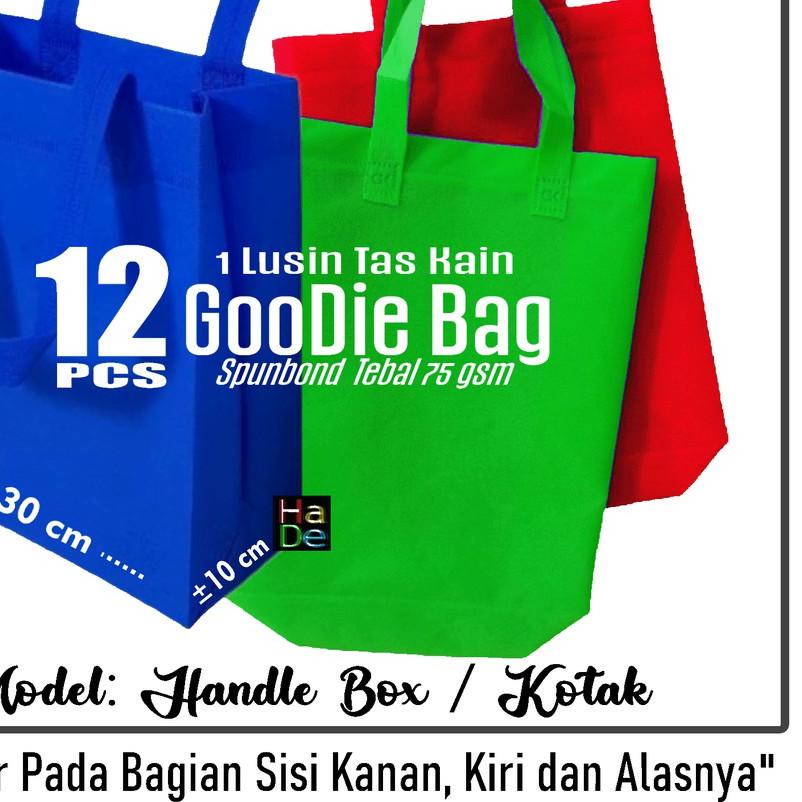 

1 Lusin isi 12 Tas Kain Spunbond Kotak / Handle Box Goodie Bag Ukuran L.= 30x35x10 Kantong Belanja Lipat Serbaguna, Goody Bag Bingkisan Souvenir Ulang Tahun / Pernikahan, Tas Parcel Sembako, dll Polos Murah Lusinan