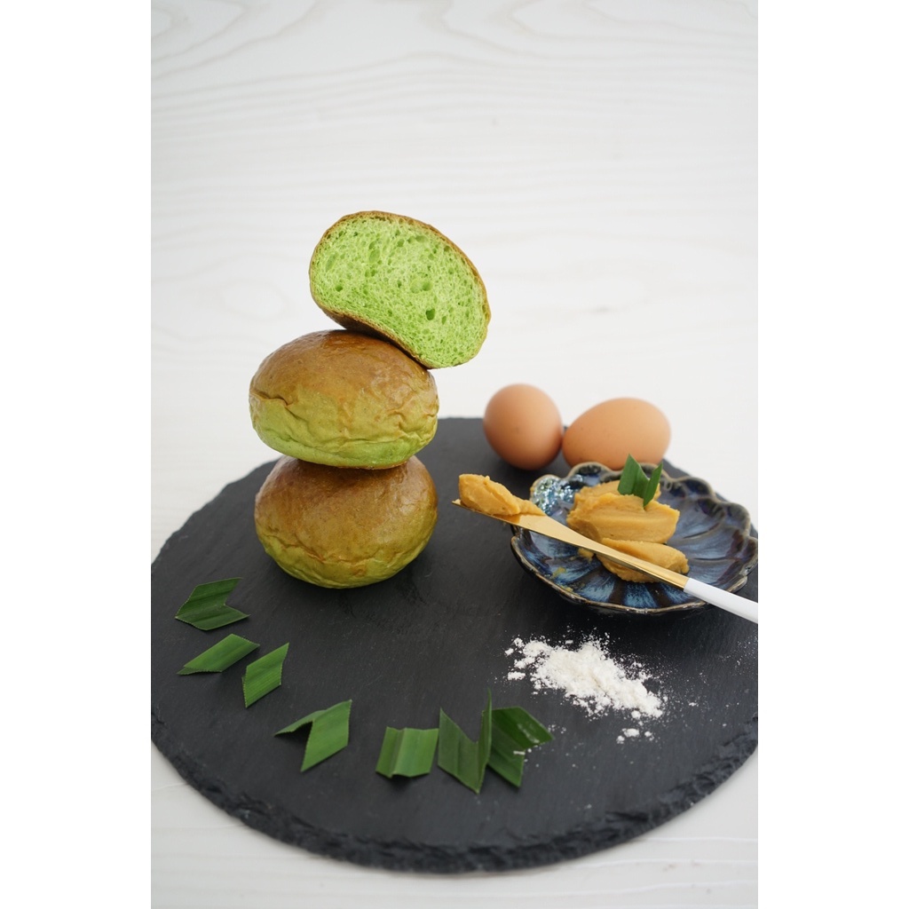 

Pandan Bun with Coconut Jam - By NDOUGH