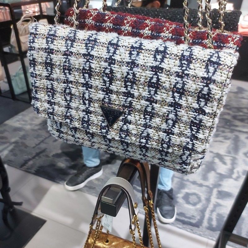 NEW GUESS WOMEN TAS BAHU