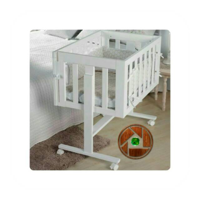 Box Bayi buka tutup roda minimalis