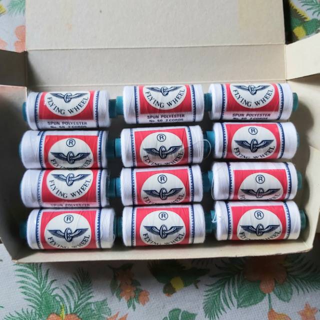 Satu Paket Benang Jahit Jadul Flying Wheel Isi 12 Roll Benang