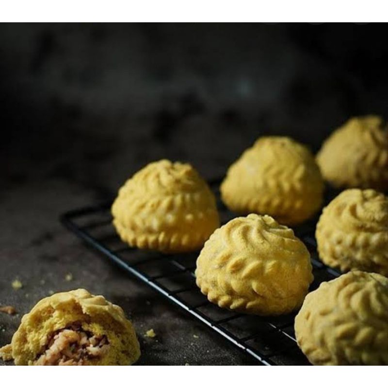 

Kue Berbudur Khas Selayar 1 Pcs (isi 14)