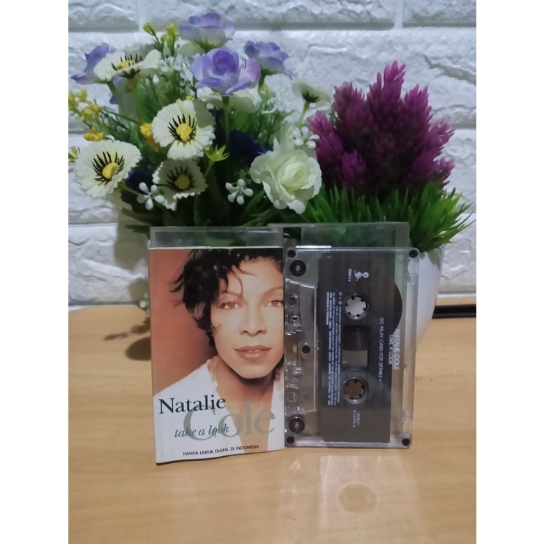 Kaset NATALIE COLE - TAKE A LOOK