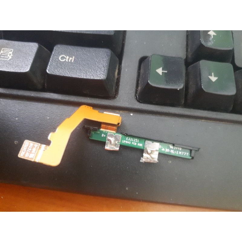 soket converter batre sony xz1