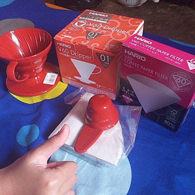 Hario V60 Promo Paper Filter 01 + Plastic Dripper 01 White