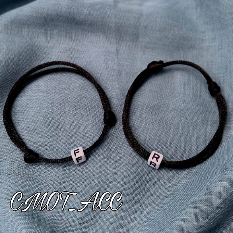 GELANG INISIAL HURUF DADU WHITE ONLY SATIN 2MM