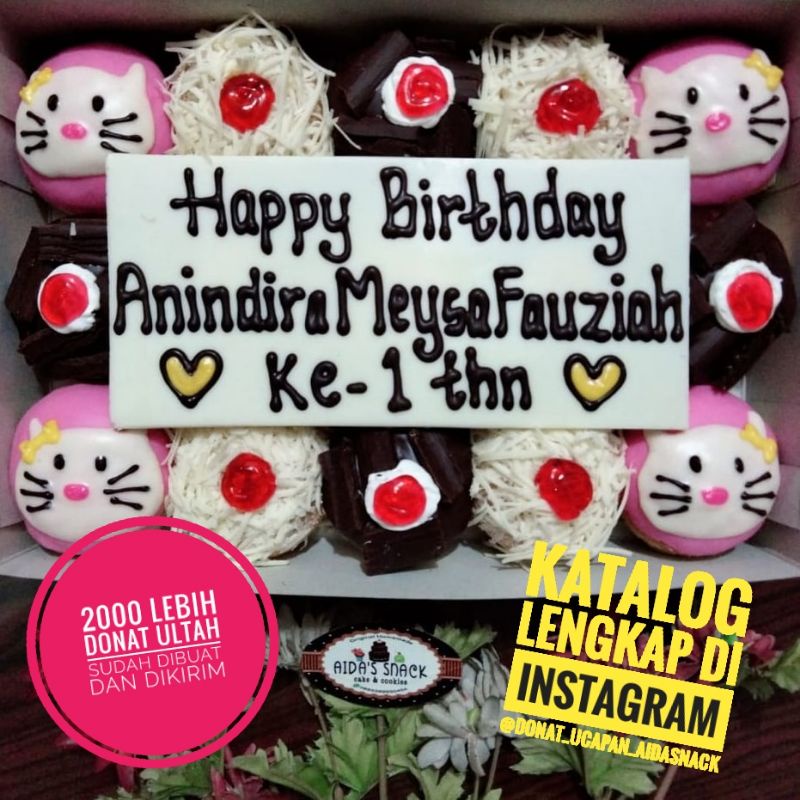 

Kue donat cake ultah ulang tahu toping hello kitty mix by Aida's snack bandung