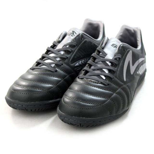 sepatu futsal specs azteca