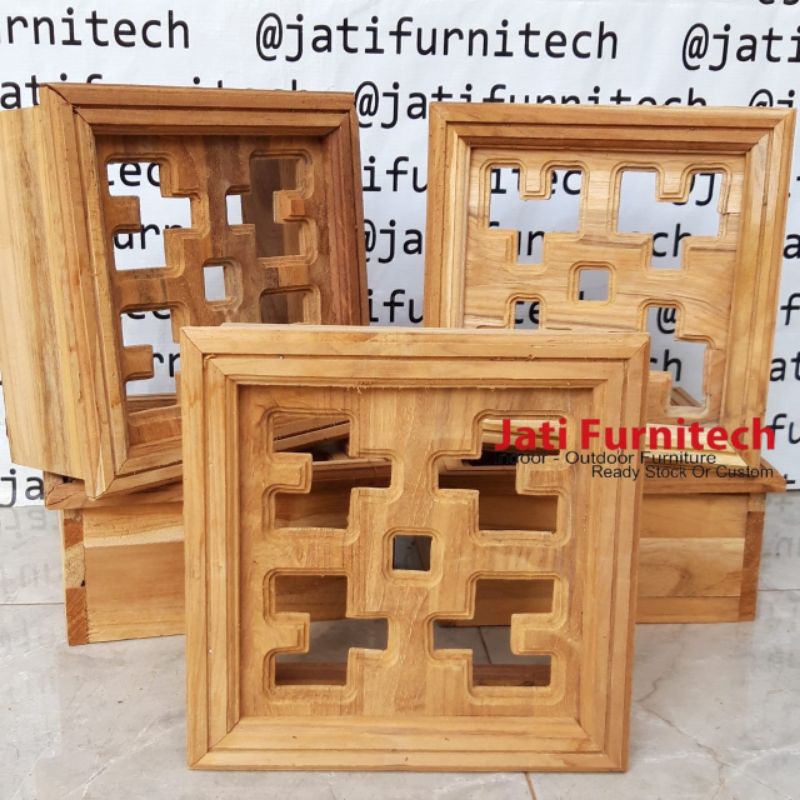 Loster Minimalis Kayu Jati // Lubang angin // Uk 23x23