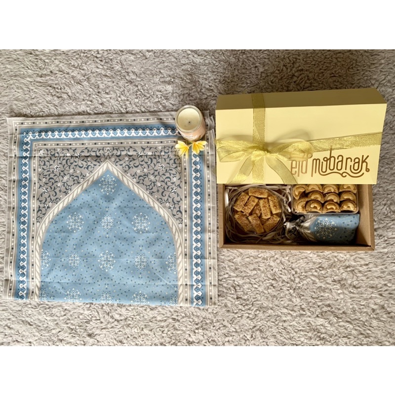 

hampers lebaran kue kering sajadah