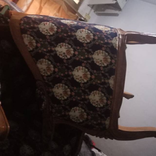 Kursi Preloved