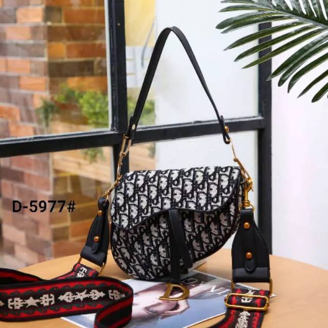 Tas Dior saddle