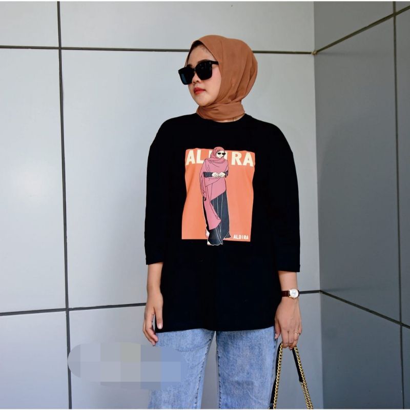 Aldira Kaos Oversize Wanita Hijab / Style Kaos Oversize Wanita / Outfit Kaos Oversize
