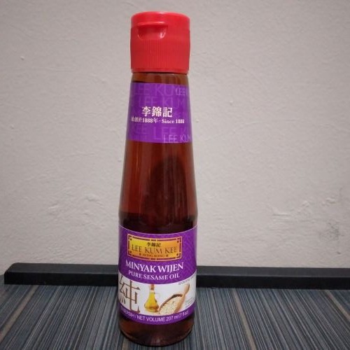 

Minyak Wijen Lee Kum Kee 207 ML